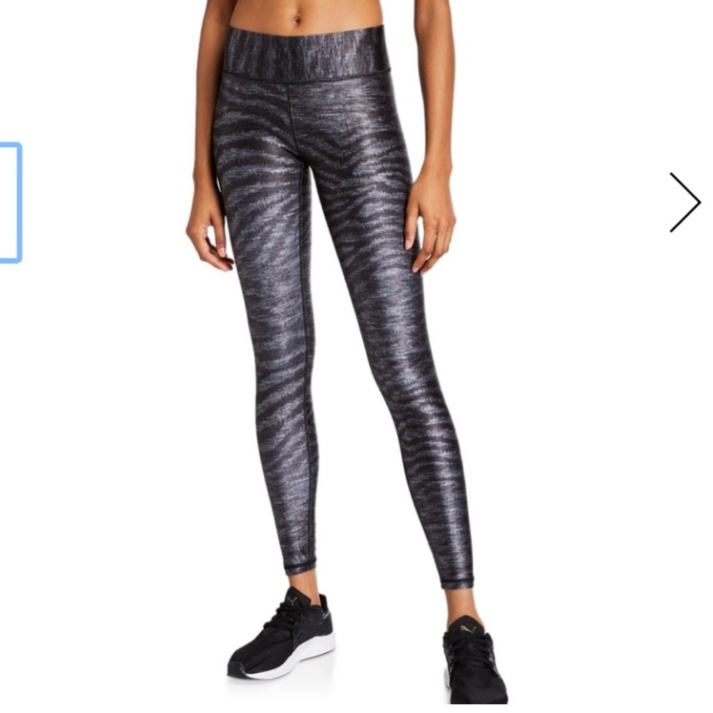 Terez
Show Your Stripes Tall Band 
 Gray Patterned Sports Leggings Size‎ 
XS